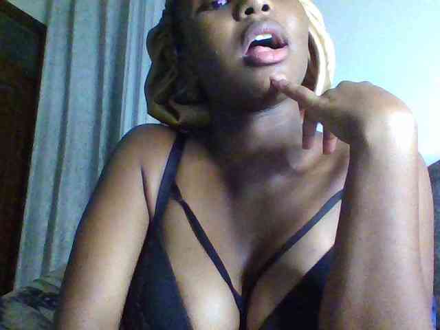 Sexxy-ebony2025 webcam