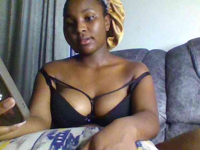 Sexxy-ebony2025 webcam