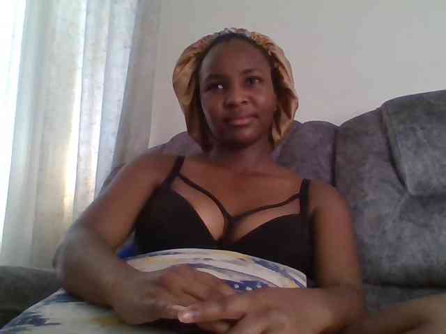 Sexxy-ebony2025 webcam