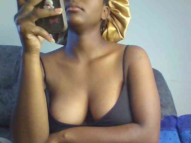 Sexxy-ebony2025 webcam