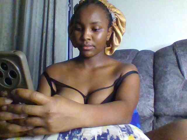 Sexxy-ebony2025 webcam