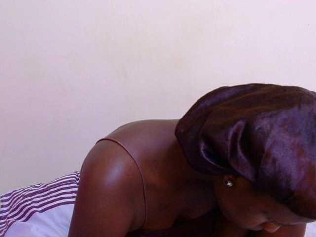 Sianna's BongaCams show and profile