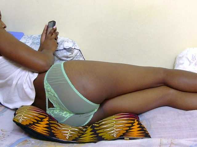 Sianna's BongaCams show and profile