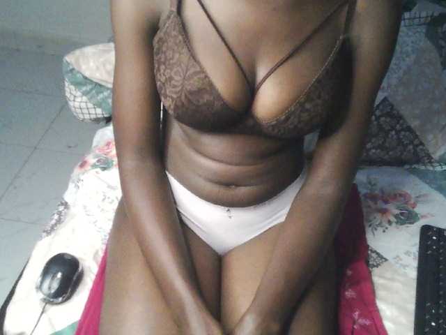 CuteSelena video chat preview