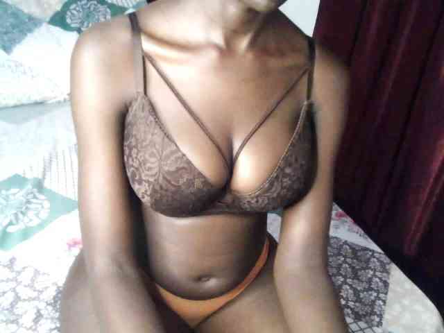 CuteSelena Live Webcam on BongaCams