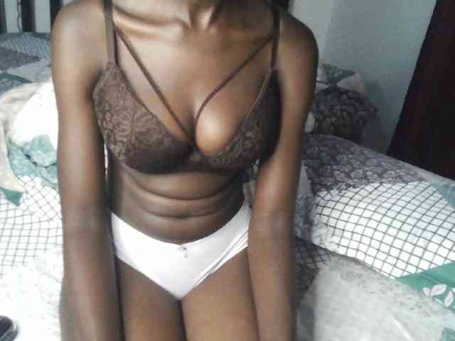 CuteSelena Live Webcam on BongaCams