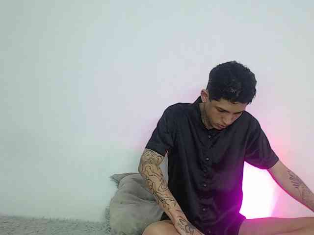 mila-and-sebas webcam