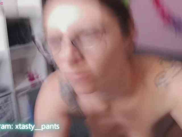 Tastypants webcam