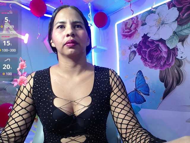 nicol-ross19's BongaCams show and profile