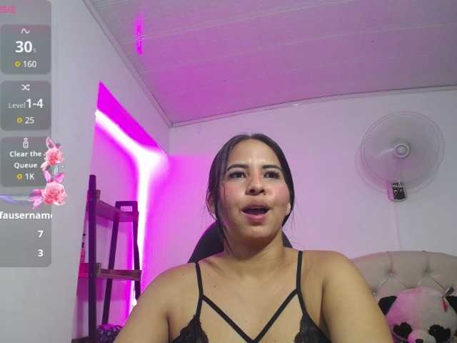 nicol-ross19's BongaCams show and profile