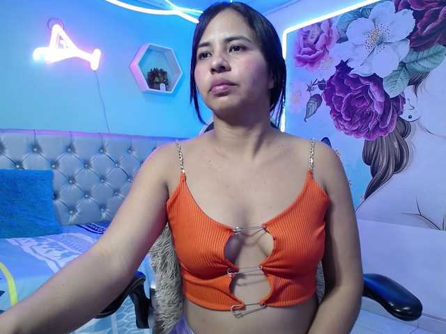 nicol-ross19's BongaCams show and profile