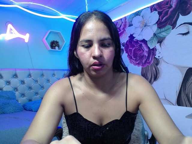 nicol-ross19's BongaCams show and profile