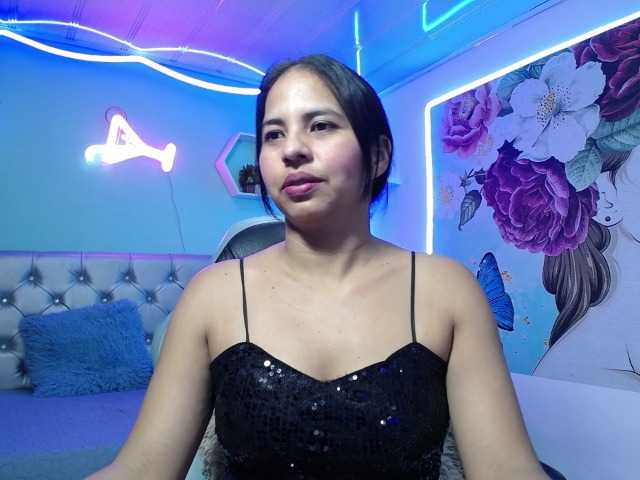 nicol-ross19's BongaCams show and profile