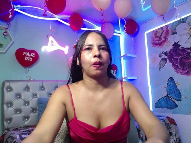 nicol-ross19's BongaCams show and profile