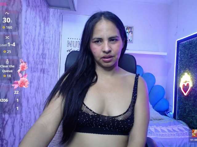 nicol-ross19's BongaCams show and profile