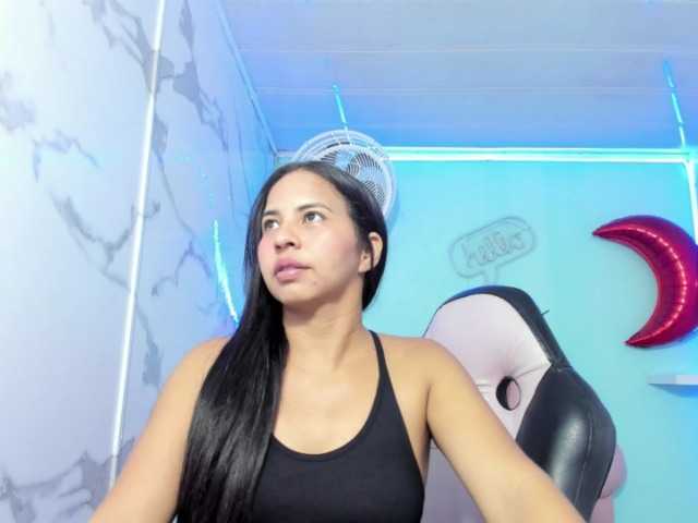 nicol-ross19's BongaCams show and profile