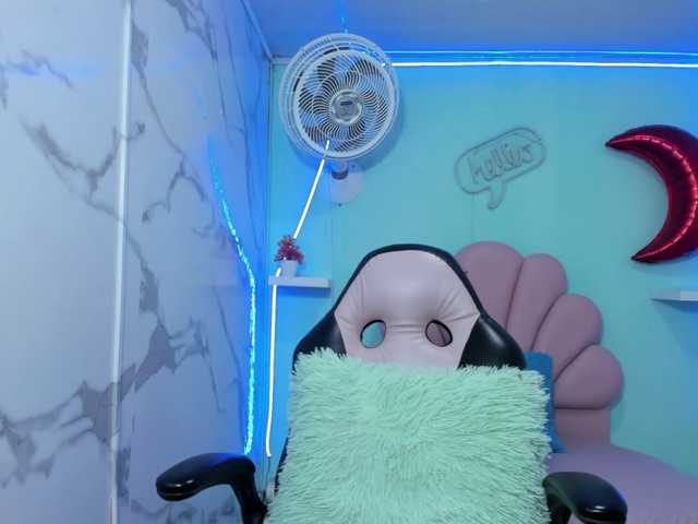 nicol-ross19's BongaCams show and profile