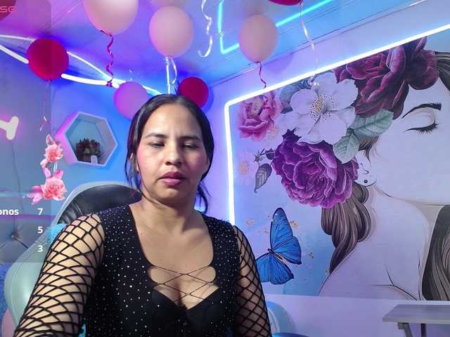 nicol-ross19's BongaCams show and profile