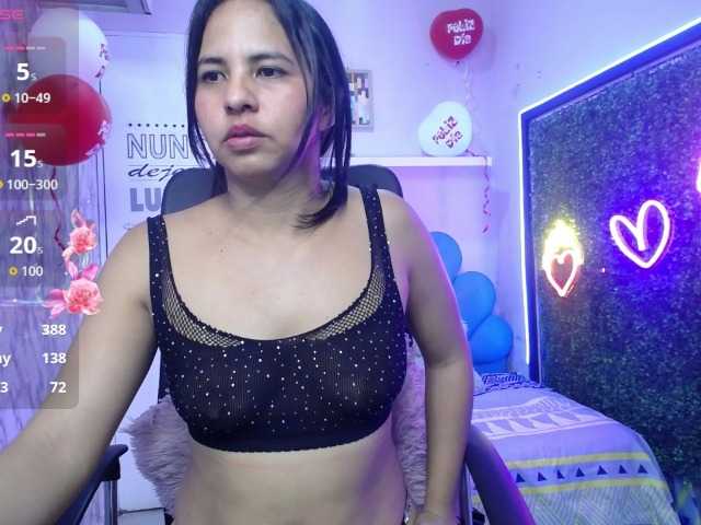 nicol-ross19's BongaCams show and profile