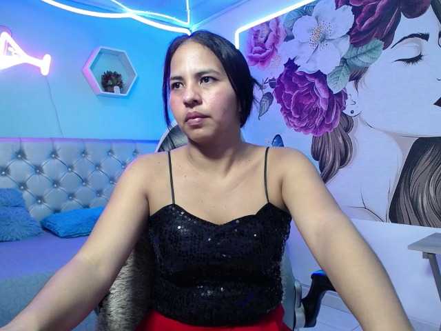 nicol-ross19's BongaCams show and profile