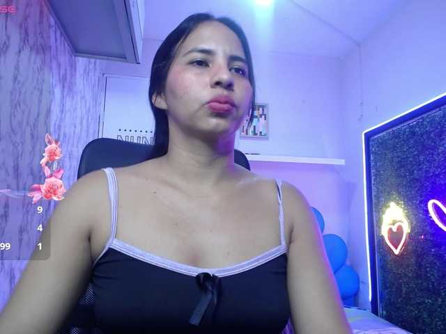 nicol-ross19's BongaCams show and profile