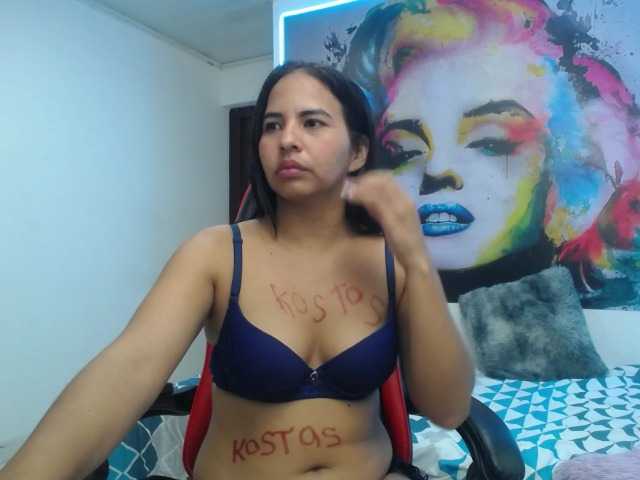 nicol-ross19's BongaCams show and profile