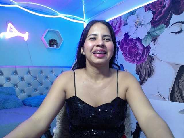 nicol-ross19's BongaCams show and profile