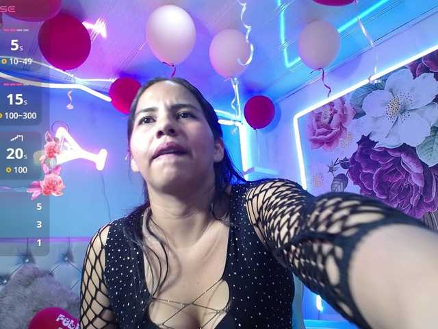 nicol-ross19's BongaCams show and profile