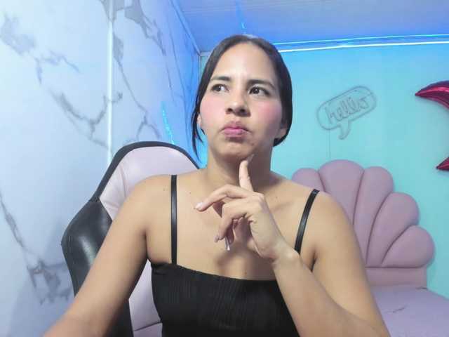 nicol-ross19's BongaCams show and profile