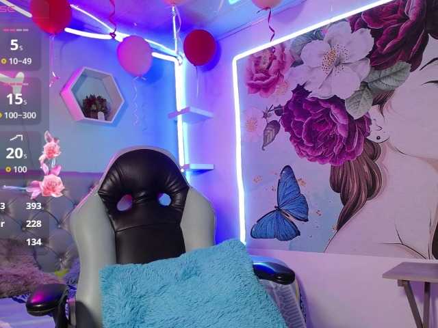 nicol-ross19's BongaCams show and profile