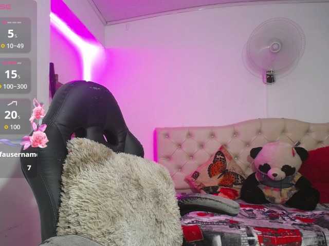 nicol-ross19's BongaCams show and profile