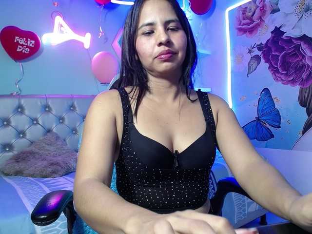 nicol-ross19's BongaCams show and profile