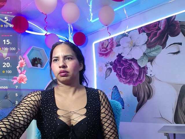 nicol-ross19's BongaCams show and profile