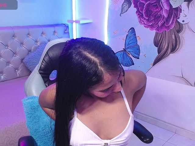 nicol-ross19's BongaCams show and profile