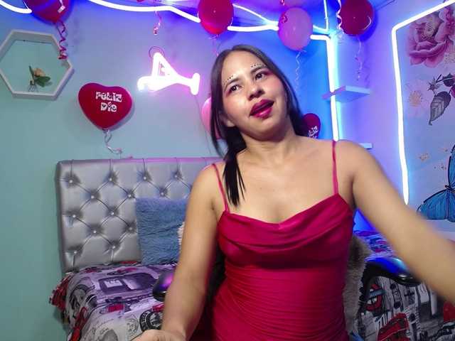 nicol-ross19's BongaCams show and profile