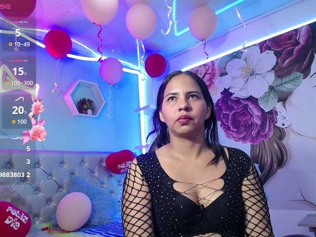 nicol-ross19's BongaCams show and profile