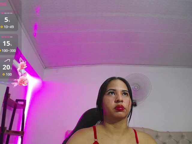 nicol-ross19's BongaCams show and profile