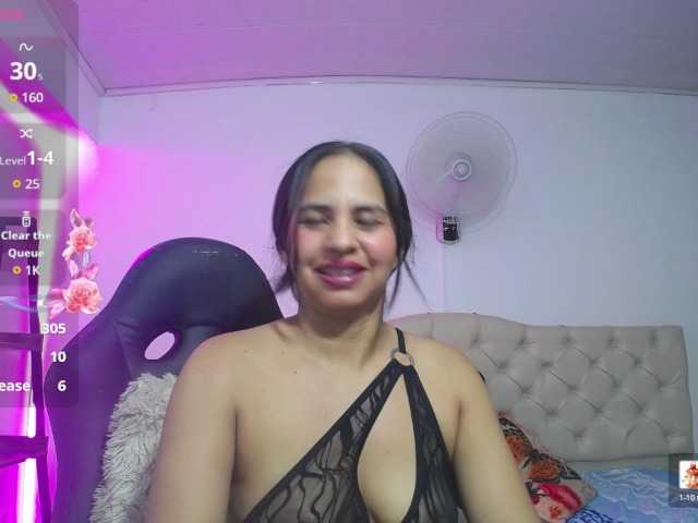 nicol-ross19's BongaCams show and profile