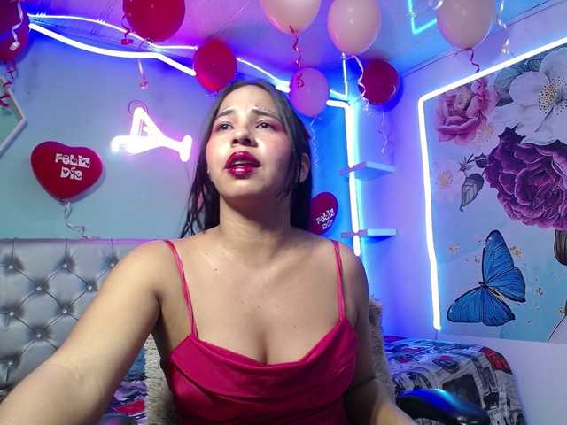 nicol-ross19's BongaCams show and profile