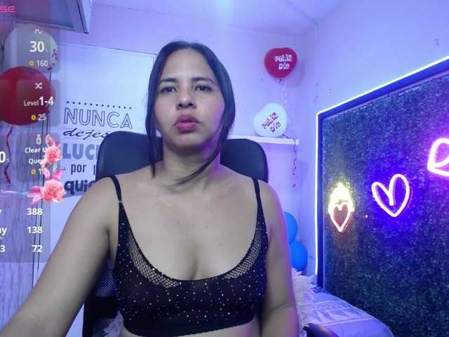 nicol-ross19's BongaCams show and profile