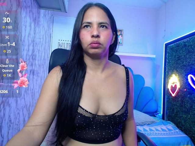 nicol-ross19's BongaCams show and profile