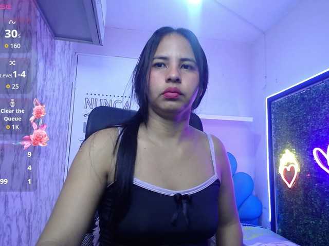 nicol-ross19's BongaCams show and profile