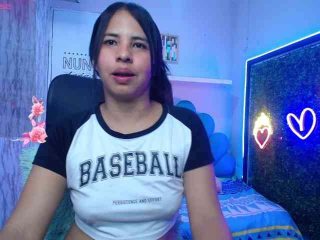 nicol-ross19 webcam
