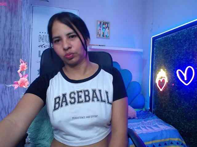 nicol-ross19 webcam