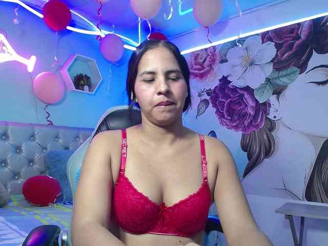 nicol-ross19 webcam