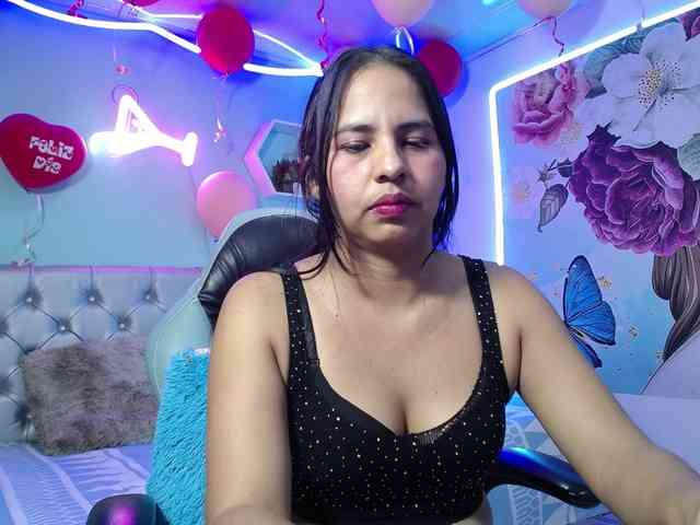 nicol-ross19 webcam
