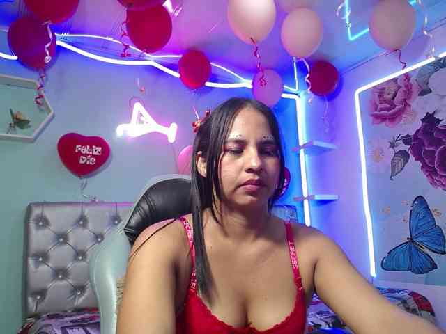 nicol-ross19 webcam