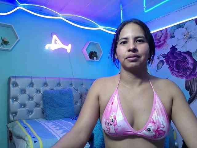 nicol-ross19 webcam