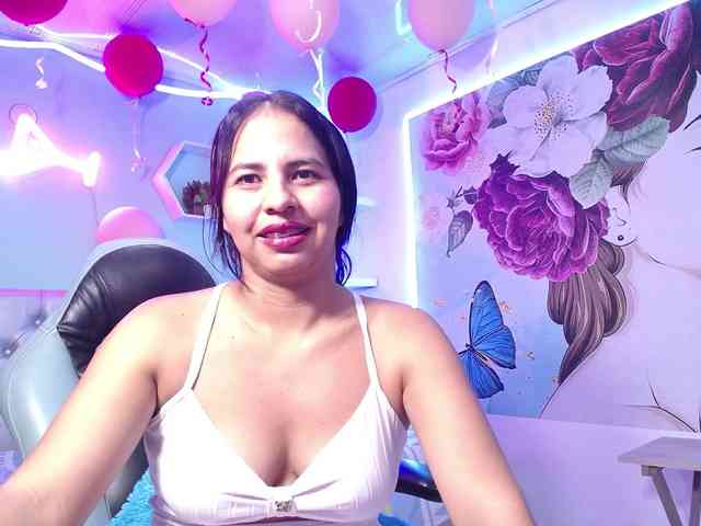 nicol-ross19 webcam