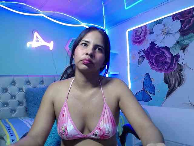 nicol-ross19 webcam